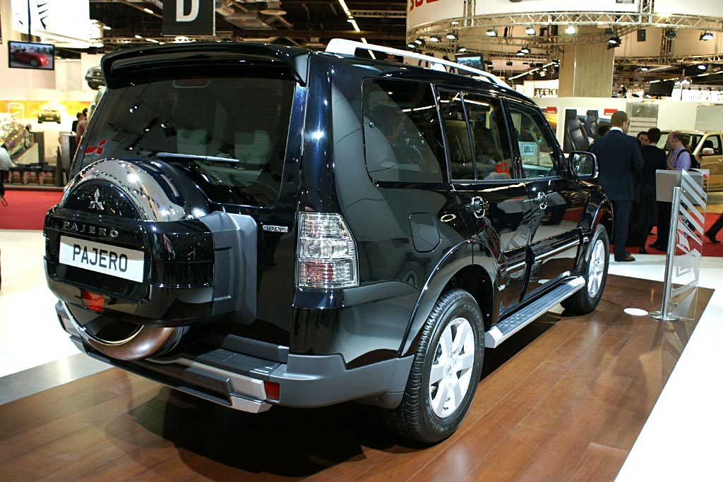 http://www.auto-tuning-news.com/uploads//photogallery/Mitsubishi-Pajero-7-big-30-9-6.jpg