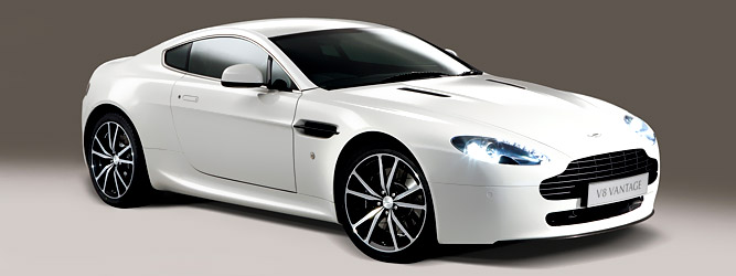 Компания Aston Martin представила новую модель V8 Vantage N420