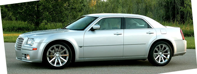 Заряженный американчик Chrysler 300 C SRT-8