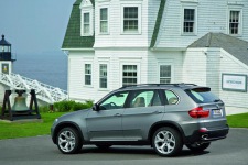 Новый BMW X5 представлен официально